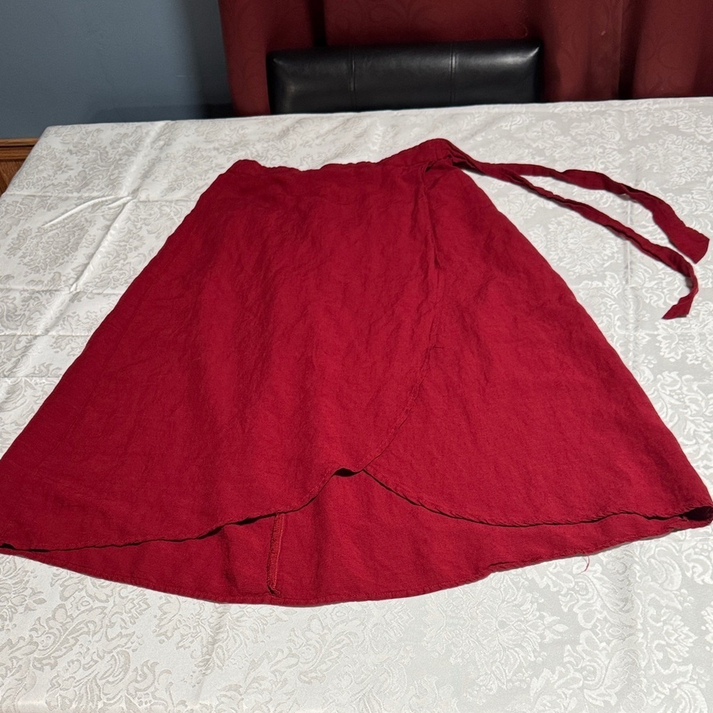 Forever 21 Red Asymmetrical Skirt Size S